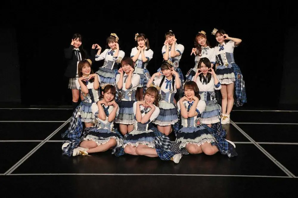 劇場公演で卒業を発表したSKE48の須田亜香里（前列中央）
