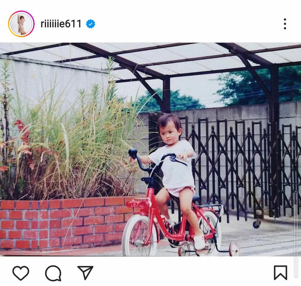 【画像・写真】田中理恵さん　真剣な表情で自転車に乗る幼少期ショット披露に「爆走モードだなっ」「最高です」の声