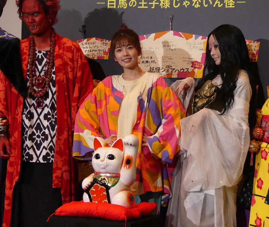 【画像・写真】小芝風花　主演舞台初日　絵馬に書いた願いは「続編希望！」