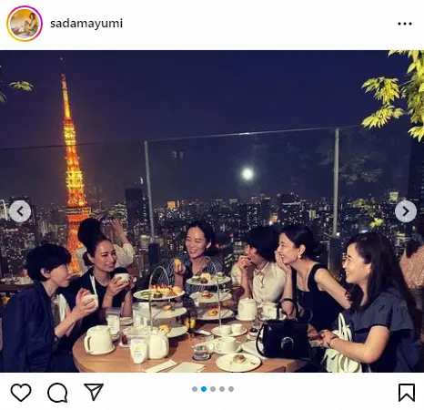 【画像・写真】佐田真由美　絶景女子会ディナー「救われる想い」　夜景バックに「ドラマのワンシーンみたい」の声