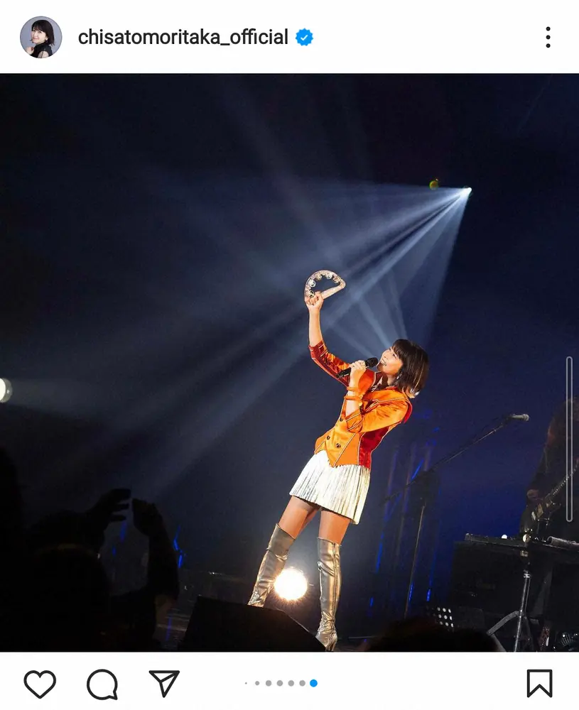 【画像・写真】森高千里　美脚まぶしいミニスカ＆ニーハイ衣装と私服姿に「変わらないスタイル」「とても可愛い」の声