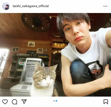 【画像・写真】中川大志　Tシャツ、デニムのさわやか2ショット　そのお相手は…　「たまらん」「癒される」の声