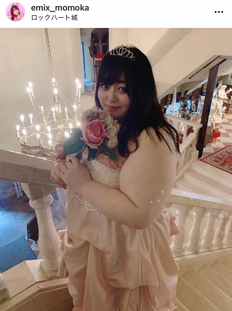 【画像・写真】“デブ業界の橋本環奈”えみっくす「さらにアゴ肉ついてしまった」けど…「男子メロメロ」なワンピに自信