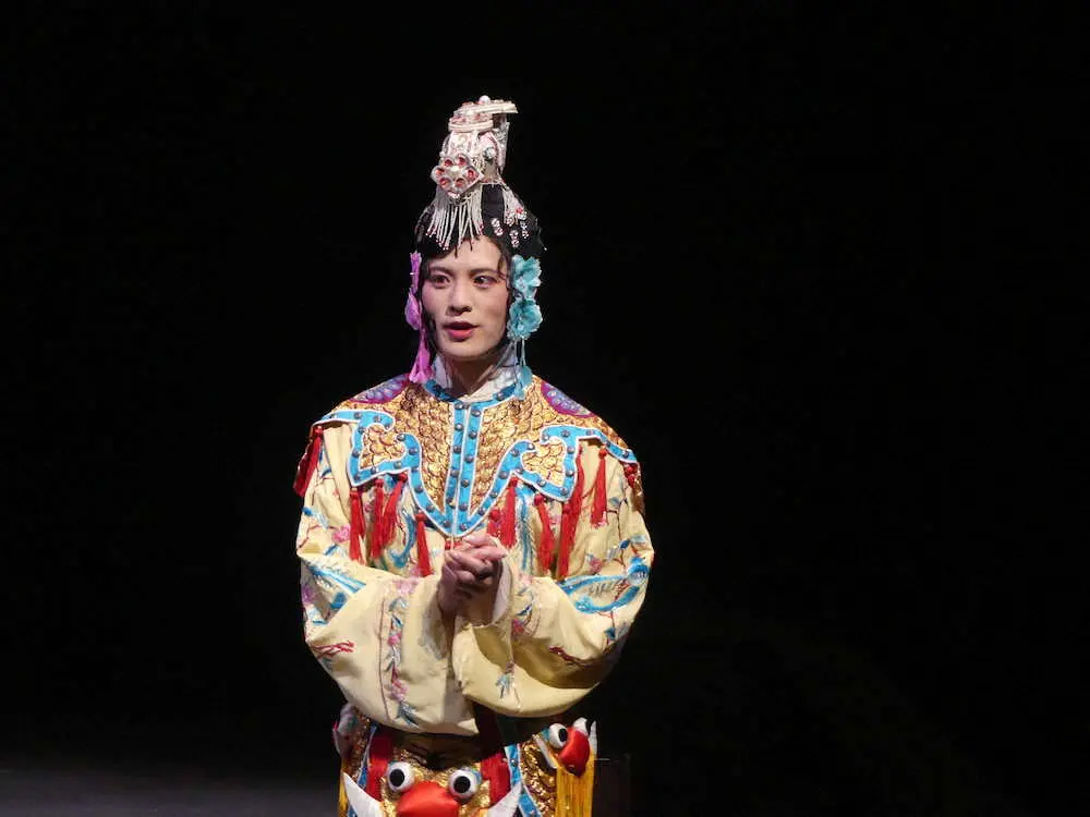 【画像・写真】岡本圭人　内野聖陽との共演舞台が初日、「とても挑戦的な」男性スパイ役演じる