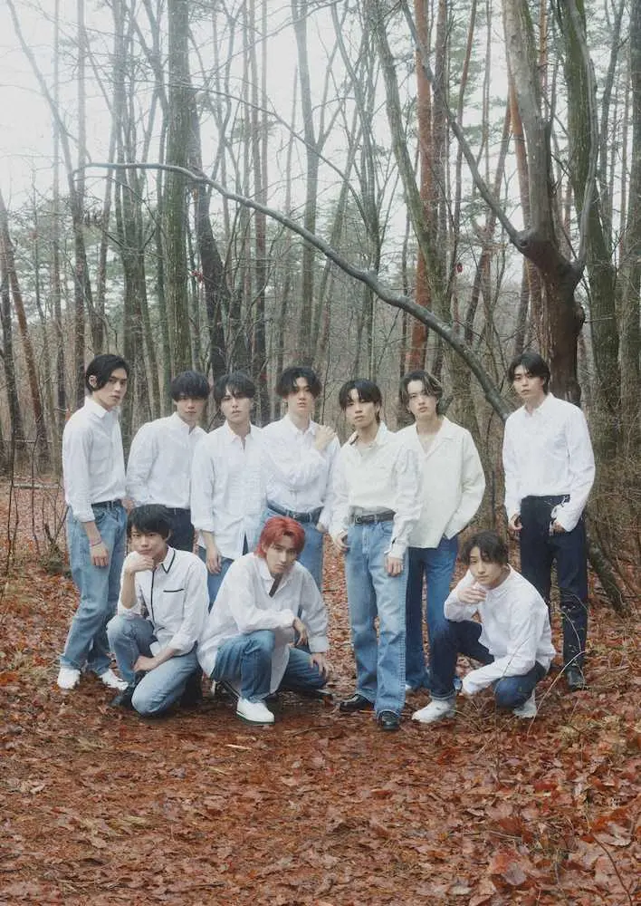 初のデジタル写真集をリリースする男性10人組グループ「BUDDiiS」