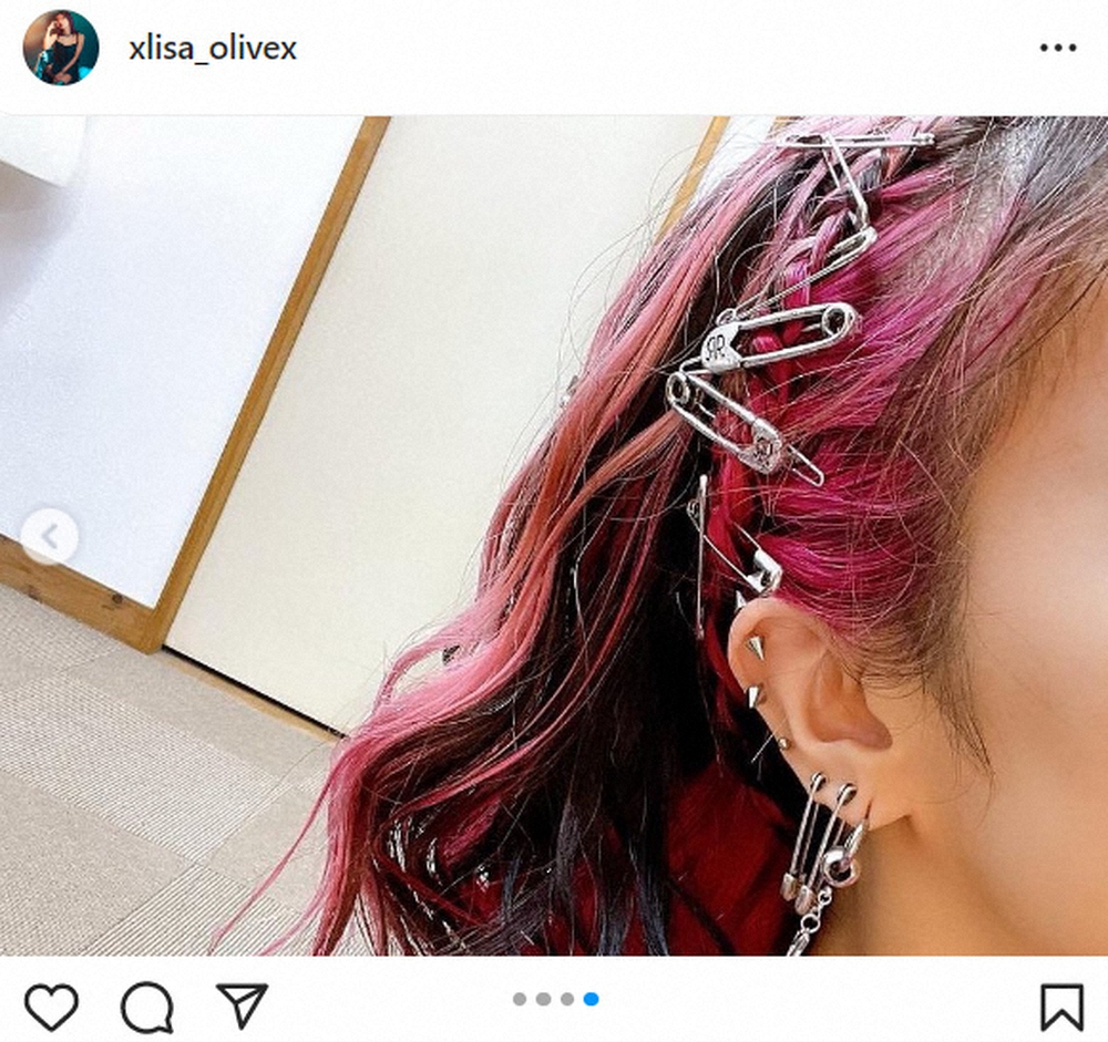 Lisa 安全ピンを大量に使った奇抜ヘアアレンジ公開 すごい数 リアル過ぎ 可愛い の声 スポニチ Sponichi Annex 芸能