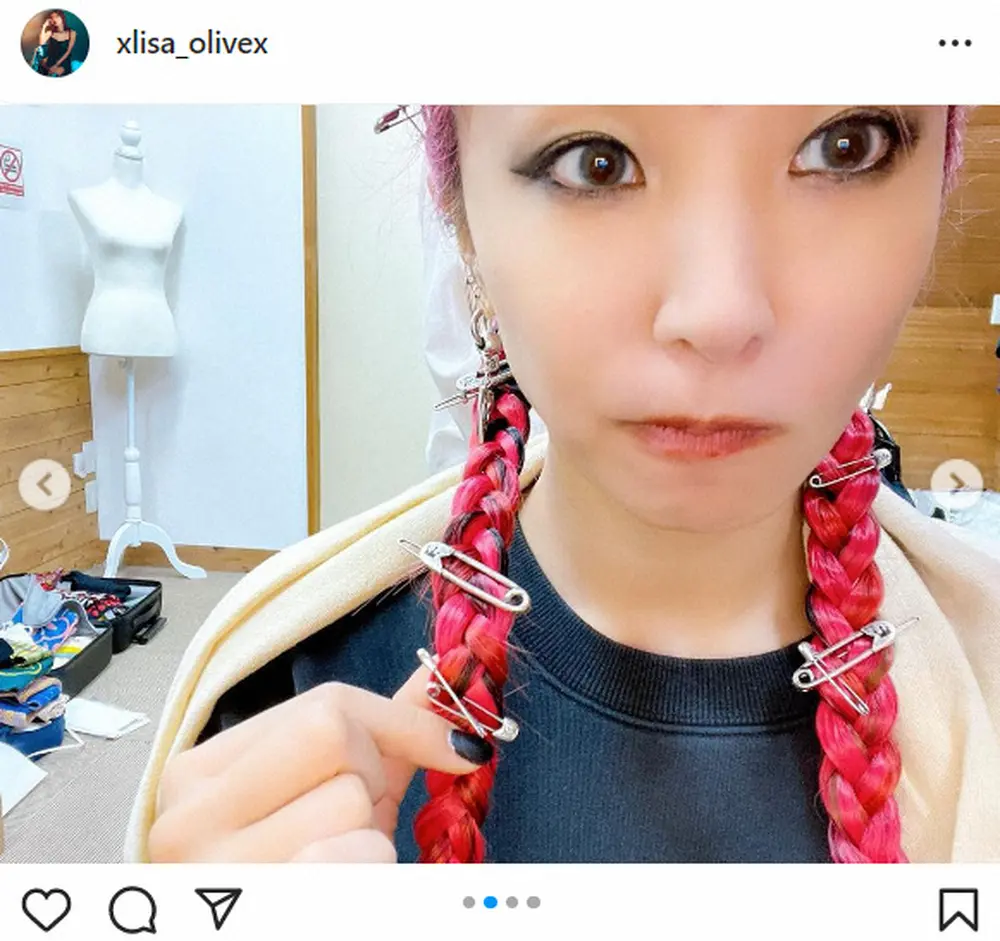【画像・写真】LiSA　安全ピンを大量に使った奇抜ヘアアレンジ公開　「すごい数」「リアル過ぎ」「可愛い」の声