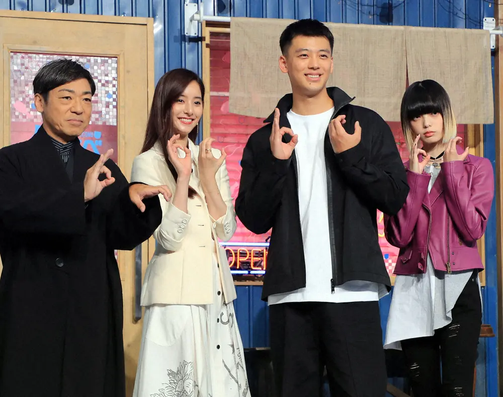 テレビ朝日「六本木クラス」に出演する（左から）香川照之、新木優子、竹内涼真、平手友梨奈
