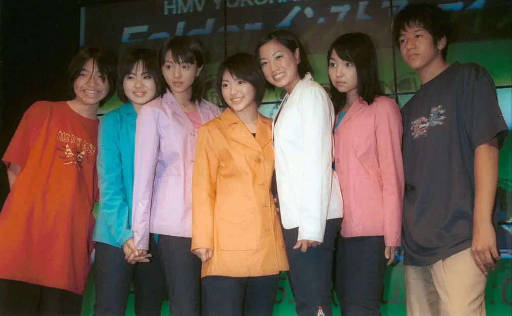 沖縄アクターズスクール出身の男女7人組ユニット「Folder」（2000年撮影）