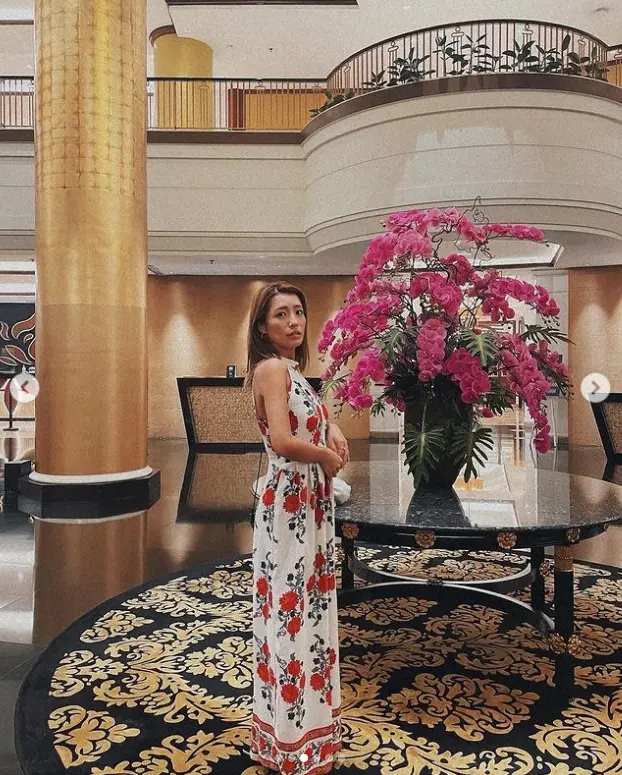 【画像・写真】橋本梨菜　南国の楽園でのノースリーブワンピ姿披露に「めっちゃかわいいっ！」「ドレッシー」