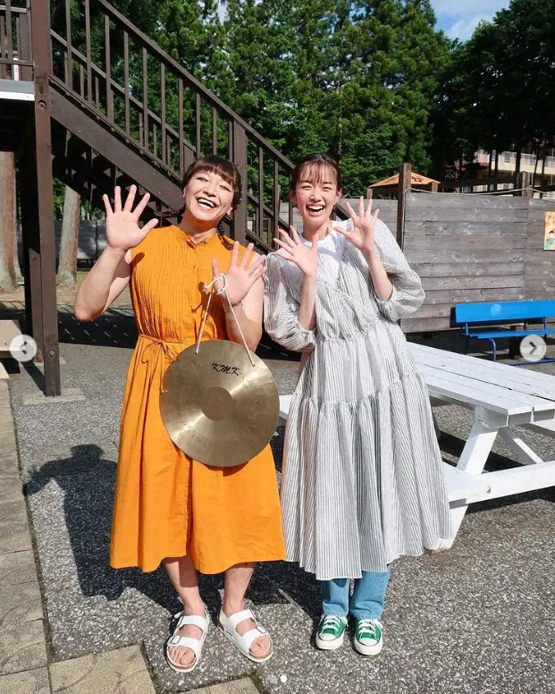 【画像・写真】佐藤栞里　チョコプラ長田との“そっくりショット”公開に「姉妹みたいですね」「双子！？」