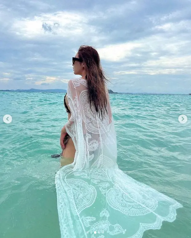 【画像・写真】てんちむ　タイ・リゾートでの海辺“美ボディー”ショット公開に「マーメイド」「スタイル良すぎ」