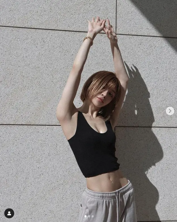 てんちむと同居のモデル ゆんころ 美クビレ公開に ヴィーナス ナイススタイル バキバキ スポニチ Sponichi Annex 芸能