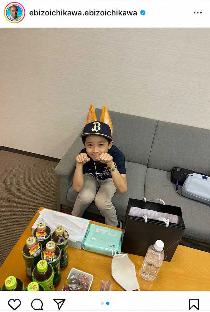 【画像・写真】市川海老蔵「ほっ！」　大反響“かわいすぎる”ぼたん始球式終えて、お父さんホッと一息