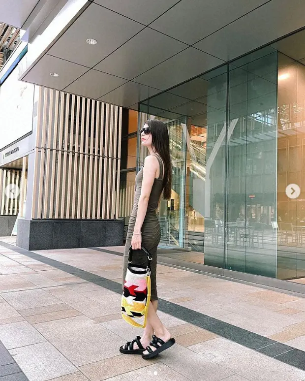 【画像・写真】マギー　“ボディコン”ドレス姿披露に「ヴィーナス」「カッコいい」「シンプルだけどエレガント！」
