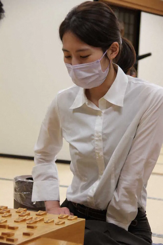 【画像・写真】里見女流5冠、元A級・阿久津八段に棋王戦で敗れるも棋士編入試験へ弾み　女性で初進出のタイトル戦本戦