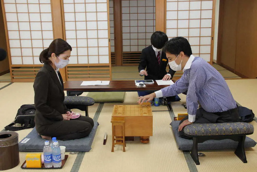 【画像・写真】歴史的142手　里見女流5段、女性初タイトル戦本戦「力出し切れた」収穫“一敗”