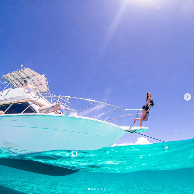 【画像・写真】新山千春　宮古島での“マリン・ショット”公開に「マーメード！」「海も千春さんも最高」「素敵すぎ」