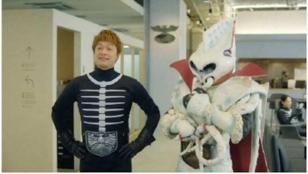 【画像・写真】香取慎吾　脱覆面の「ショッカー」リーダー役、人材管理システム「カオナビ」CM登場