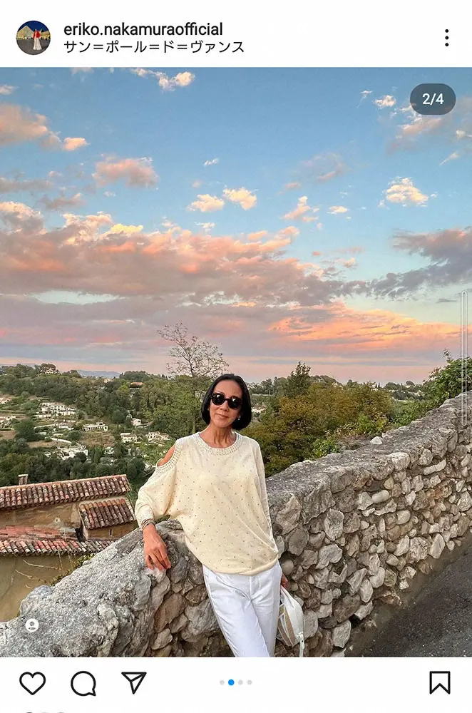 【画像・写真】中村江里子　南仏の夕陽の中の散歩姿披露　家族のコーデに「完璧」「色合いがかわいい」の声