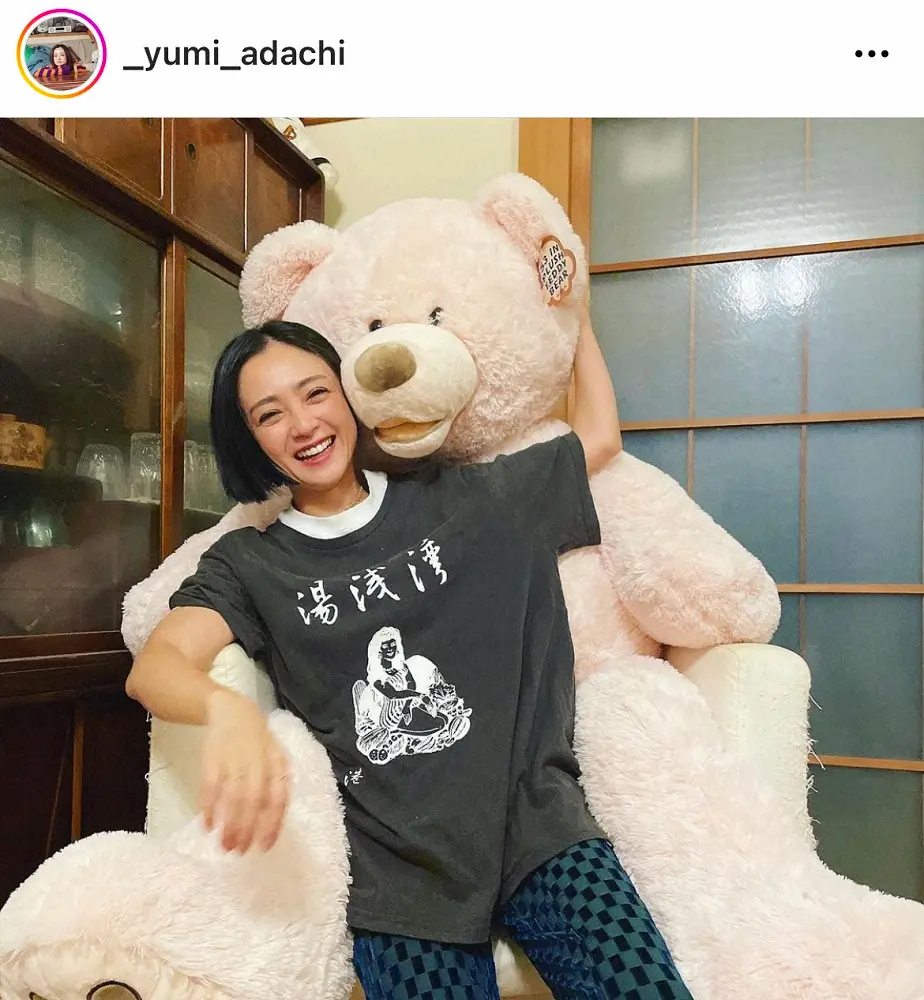 【画像・写真】安達祐実　高1長女が購入した巨大クマ公開も…着ているTシャツに驚きの声「ジワる」「意外」