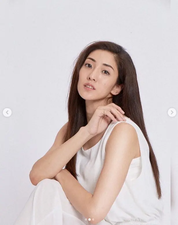 【画像・写真】長渕剛・志穂美悦子さん長女・文音　移籍報告＆最新ショット公開に「お母さんにそっくり」「美人さん」