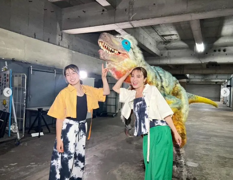 【画像・写真】新山千春　16歳の愛娘との2ショット公開に「くりそつですね」「美人親子いいなあ」「かわいいです」