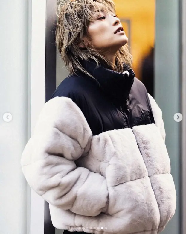 【画像・写真】西山茉希　新作アウター姿披露に「大人の美しさ溢れてる」「カッチョいい。美しい髪」「やっぱモデル」