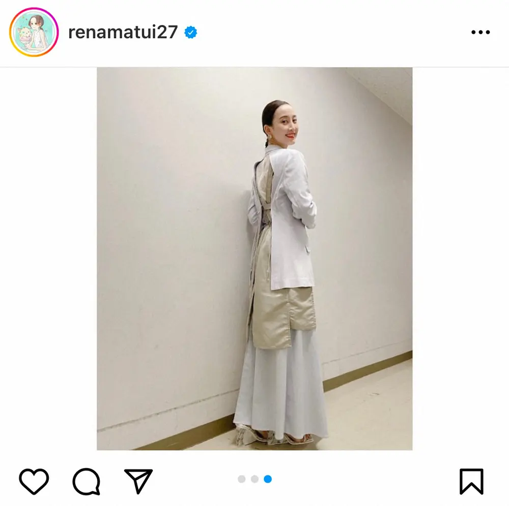 【画像・写真】松井玲奈“見返り美人”の図　「よだかの片想い」舞台あいさつ衣装に「とっても美しい」「お似合い」の声