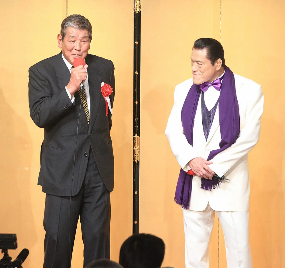 【画像・写真】坂口憲二　父の盟友・アントニオ猪木氏を追悼「おつかれさまでした」　若き日の“黄金コンビ”画像も