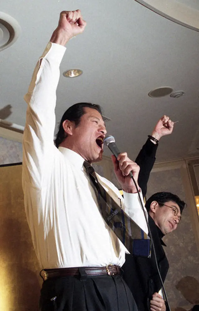 【画像・写真】古舘伊知郎が弔問　猪木さんへ「魂はまた動き出す　しばし休んでください」