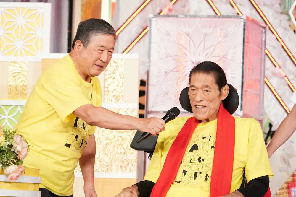 【画像・写真】日本テレビ「24時間テレビ」に出演したアントニオ猪木氏（右）と徳光和夫（C）日本テレビ
