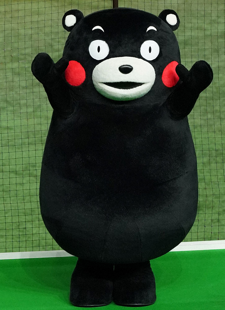 くまモンも待っていた 同郷 ヤクルト 村上の56号 三冠王祝福 またまたムネが熱くなるニュース スポニチ Sponichi Annex 芸能