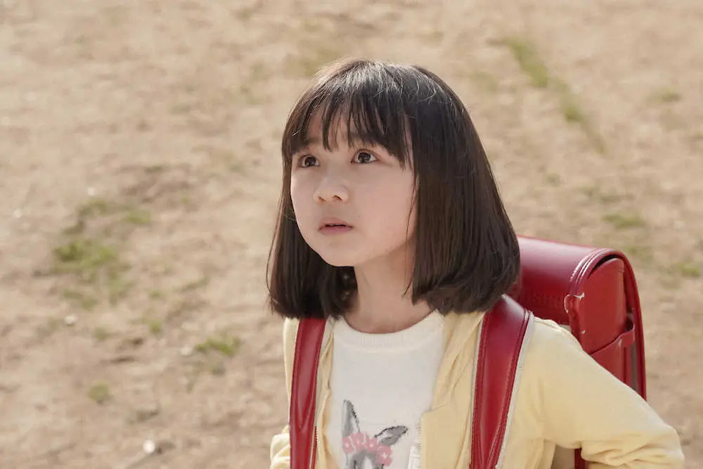 連続テレビ小説「舞いあがれ！」でヒロイン・舞の幼少期を演じる浅田芭路（C）NHK