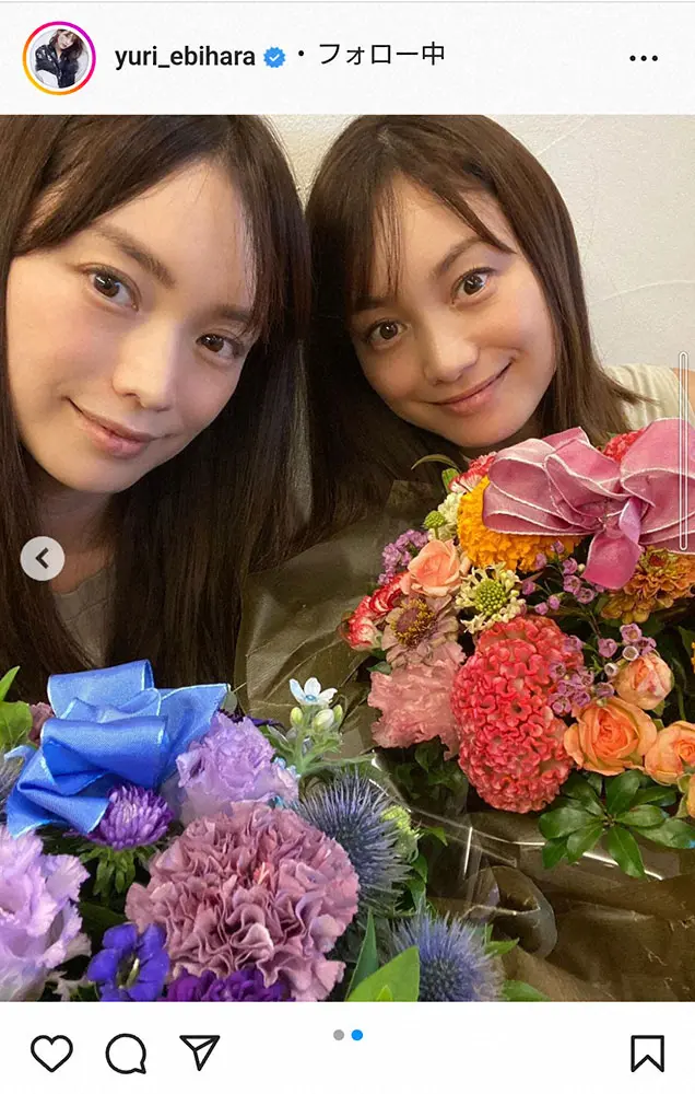 【画像・写真】蛯原友里　双子の妹・英里さんと43歳誕生日報告　笑顔2ショットに祝福と「美しい姉妹」の声