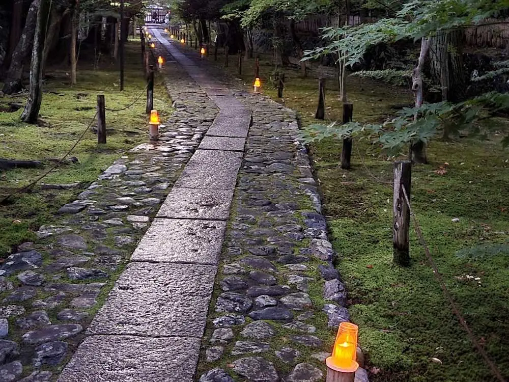 【画像・写真】京都の名刹・鹿王院での怪談朗読劇に観客もぞくっ