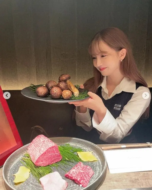 【画像・写真】三上悠亜　“松茸スマイル”ショット公開に「すげえー！」「松茸よりお顔小さくて」「立派だね」