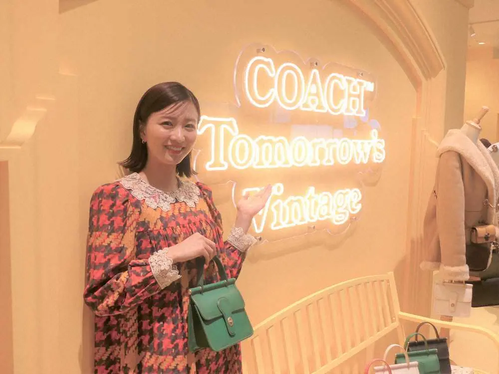 【画像・写真】岡崎紗絵　COACHポップアップストアを来店「バッグを持って紅葉狩りに行きたい」