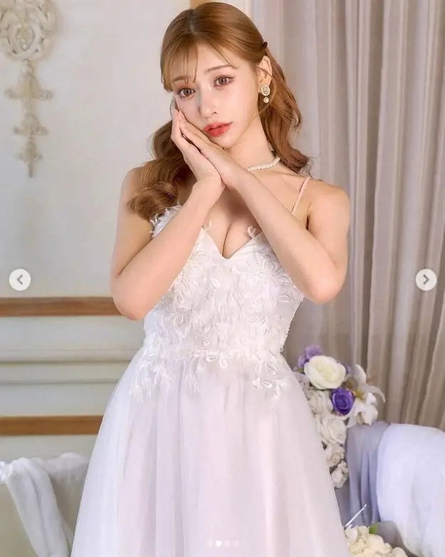 【画像・写真】明日花キララ　純白のドレス姿披露に「かわいい超えて神」「きゅーと！！！」「お姫様だね」