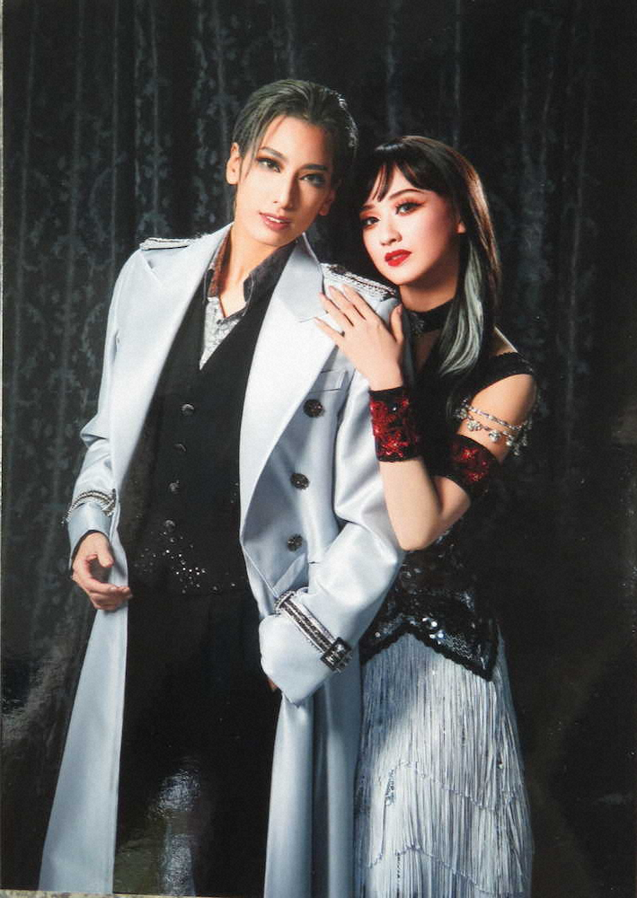 【画像・写真】宝塚花組・柚香光　47年ぶり再演の名作でオープニングから観客を魅了「一回一回大切に」