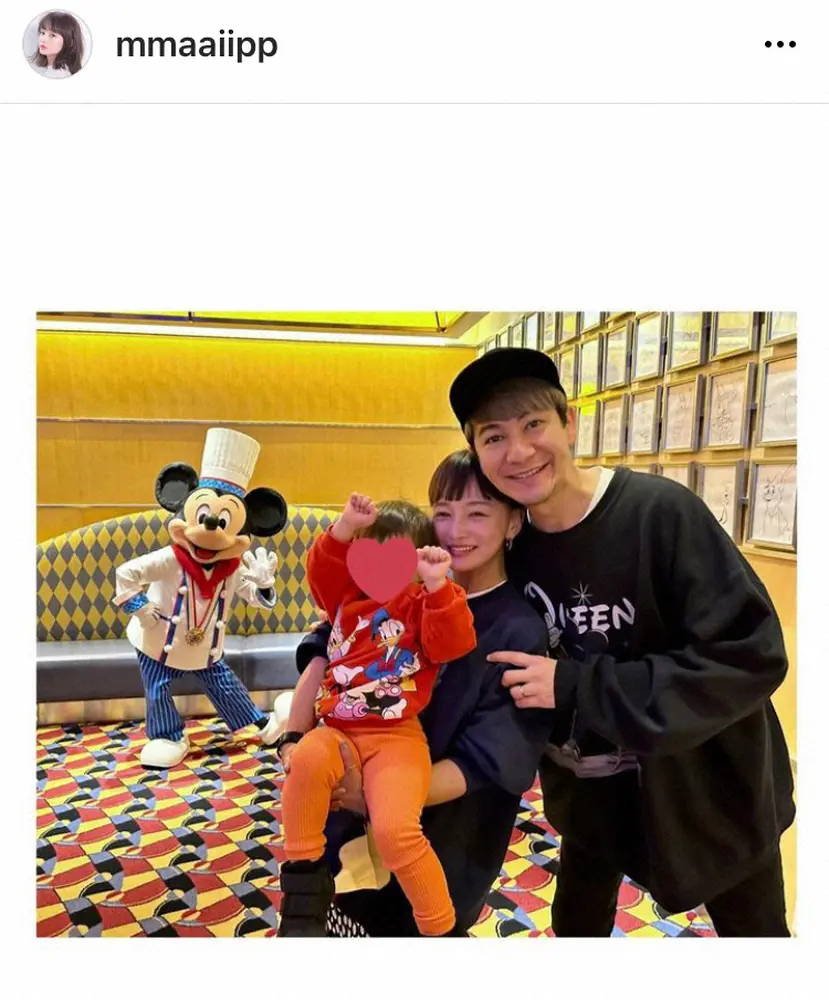 【画像・写真】わたなべ麻衣　愛娘2歳誕生日に初めてのTDLへ　夫JOYと娘のはしゃぐ姿に「こっちが幸せになった」