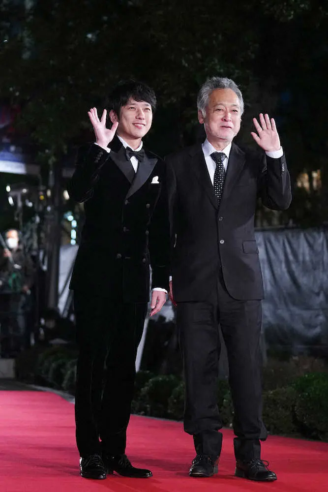 【画像・写真】二宮和也　レッドカーペットで大トリも　監督と2人だけ「大所帯で歩くのかと」