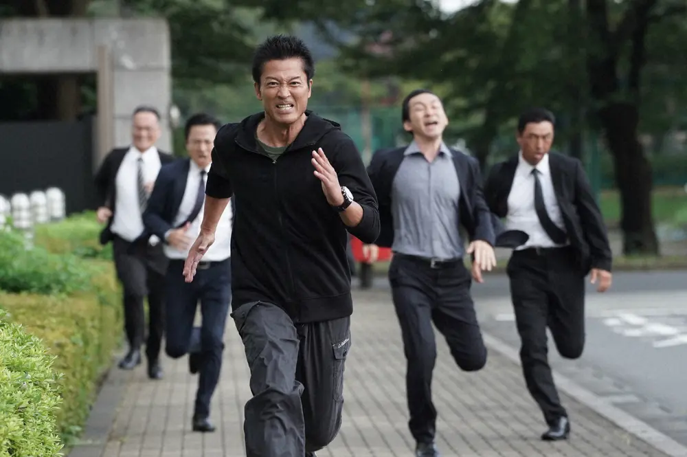 【画像・写真】水谷豊主演「相棒21」　“伝説コンビ”亀山薫が復帰早々に殺人事件の容疑者に…逃亡劇の行方は？