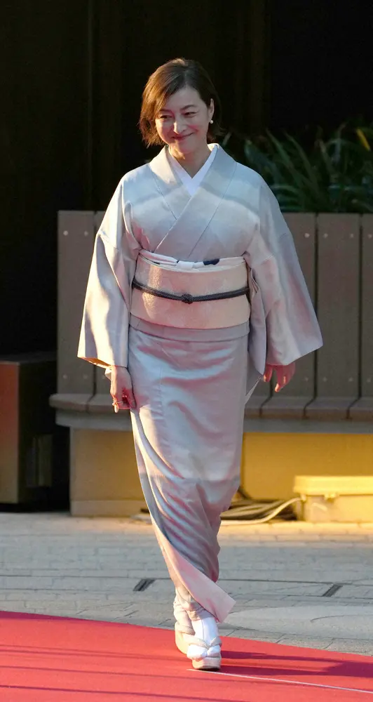 【画像・写真】広末涼子　美しすぎる和服姿に感嘆の声「この横顔もたまりません」「女神ですか？」「見とれてしまう」