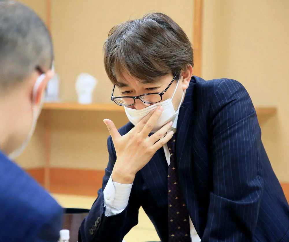 【画像・写真】羽生善治九段　千日手指し直しの末に渡辺明名人下し4戦無敗、暫定首位キープ　王将戦挑戦者決定リーグ