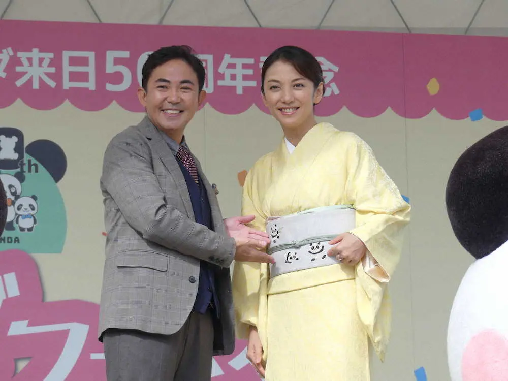 【画像・写真】林家三平がパンダなぞかけを披露　上野公園でジャイアントパンダ来日50周年記念イベント