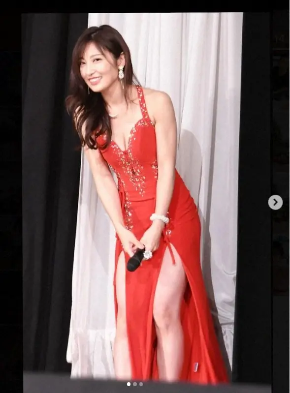 【画像・写真】熊田曜子　“開脚が成長”ポールダンス・ショット公開に「スゴい」「スタイル抜群」「セクシーすぎ」