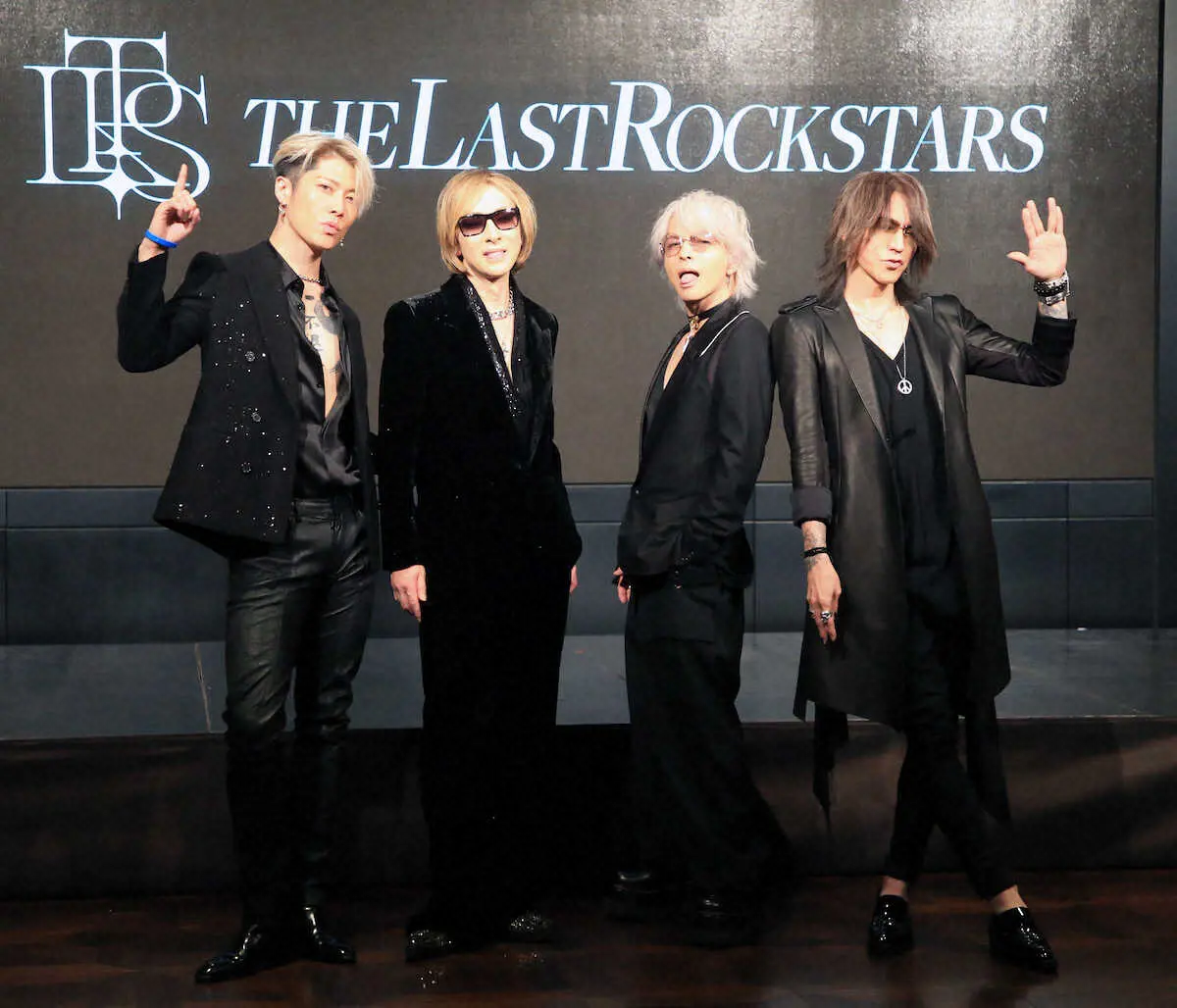 THE　LAST　ROCKSTARSを結成した（左からMIYAVI、　YOSHIKI　HYDE、　SUGIZO（撮影・西川祐介）