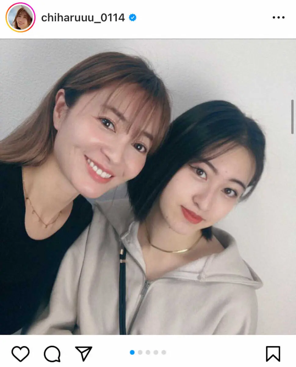 【画像・写真】新山千春　愛娘と「素敵」な2ショットを撮る理由は　「こまめに撮り続けていこーって　思います！」