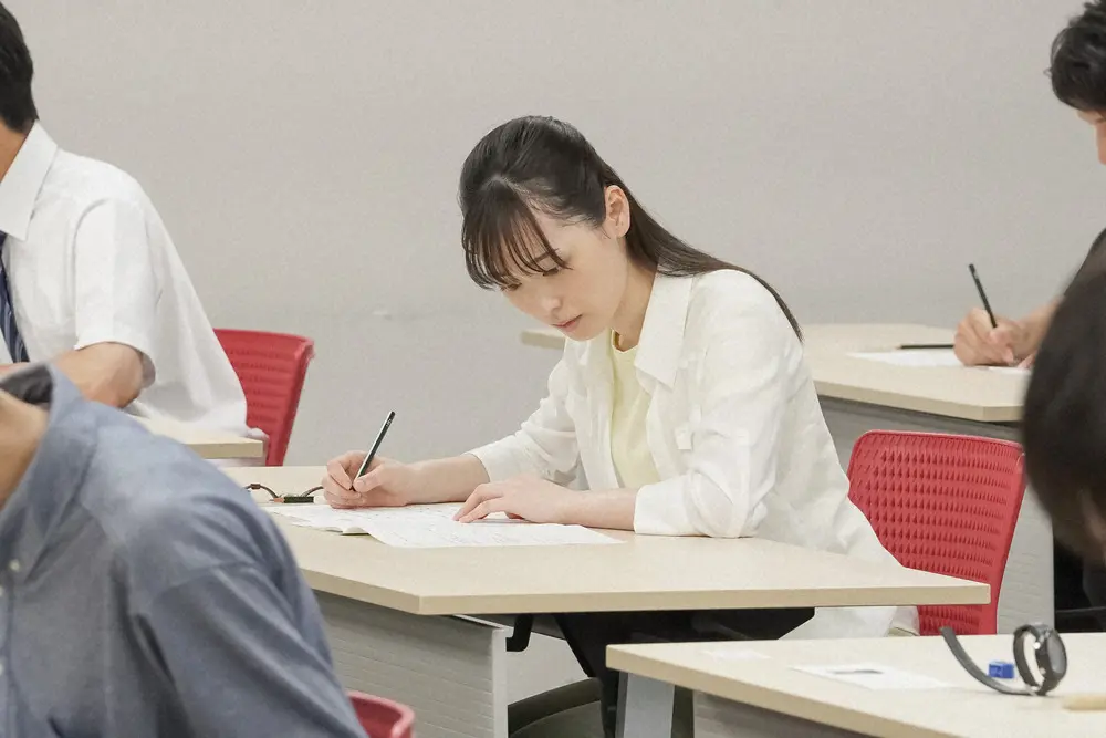 【画像・写真】【明日21日の舞いあがれ！】第36話　航空学校の面接までこぎつけた舞　同席した受験生は高慢な態度で